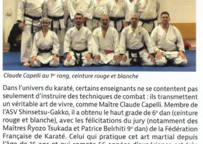 Photo de groupe en Karaté avec Claude Capelli au centre qui a récemment obtenu son 6e Dan